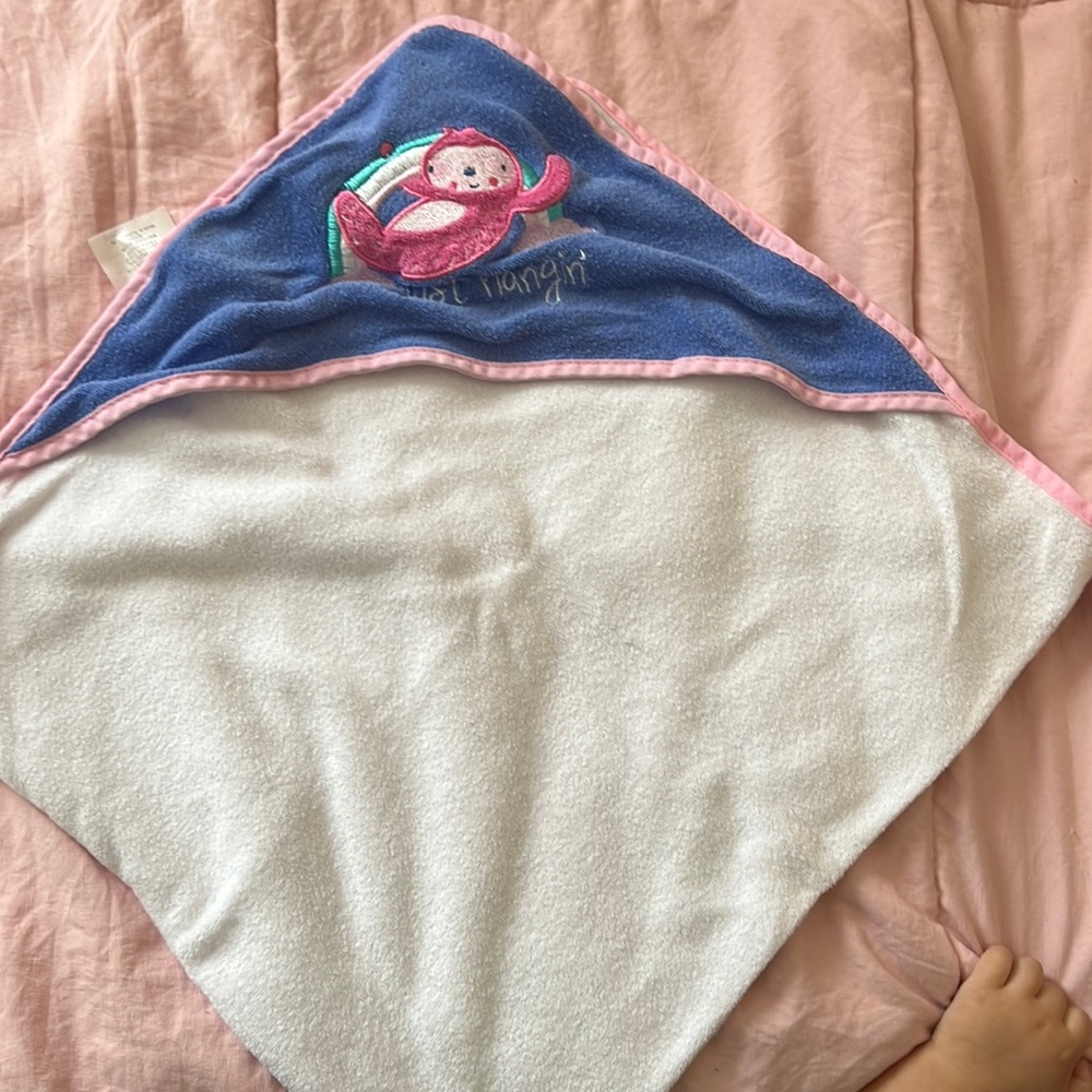 Hooded bath towel for babies